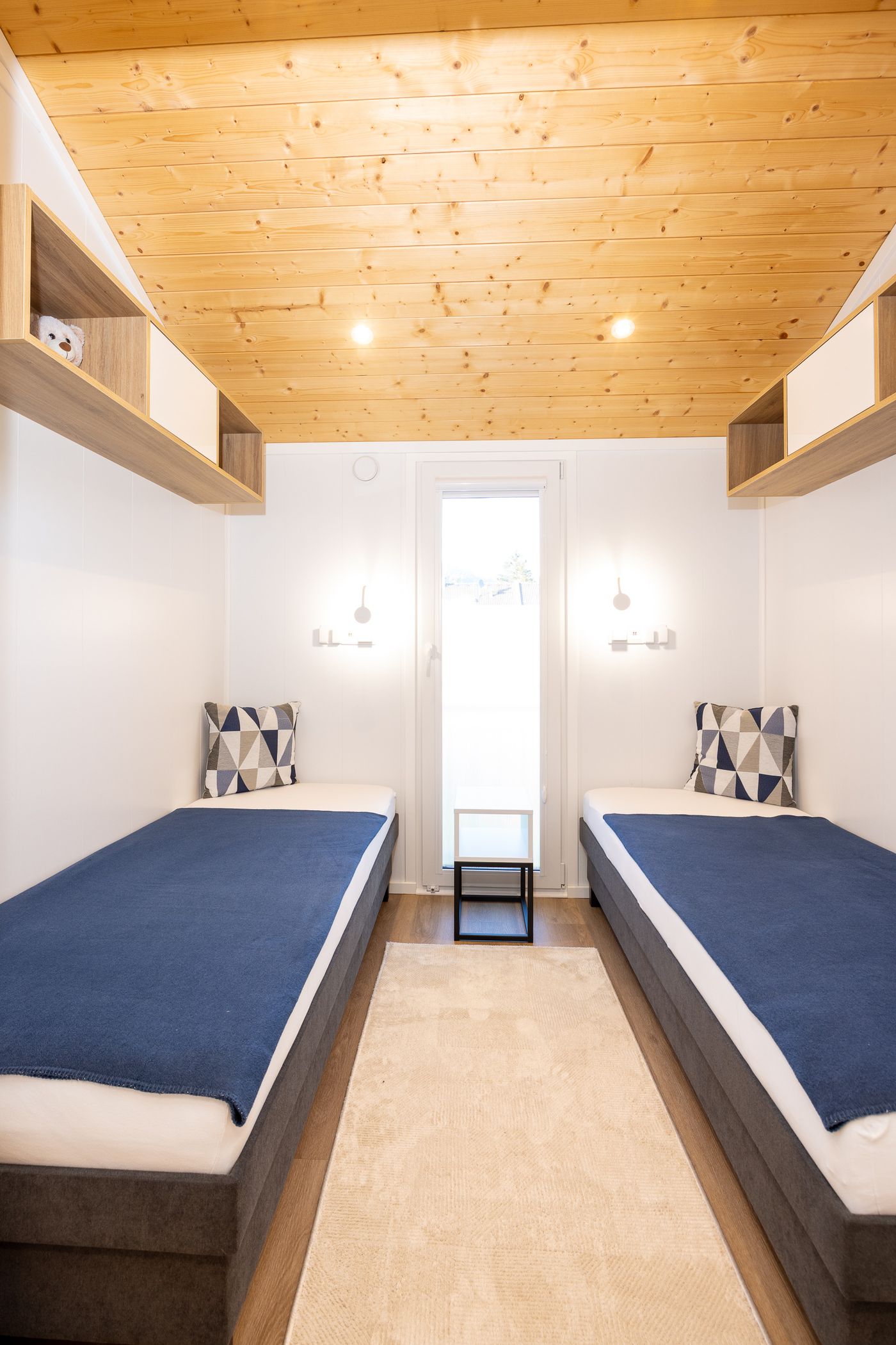 Zweites Schlafzimmer mit zwei Einzelbetten