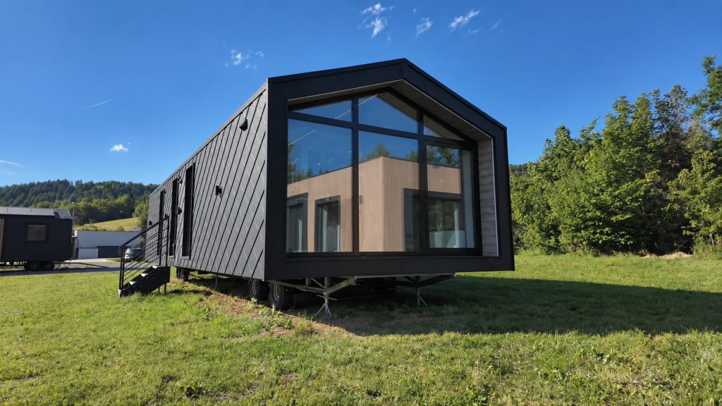 Modulhaus Diamond +Plus · Objekt ATB-38, schwarze Ausführung